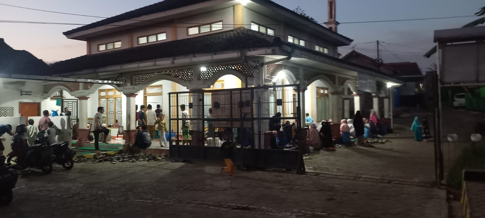 Kegiatan di Masjid Abdullah Saleh